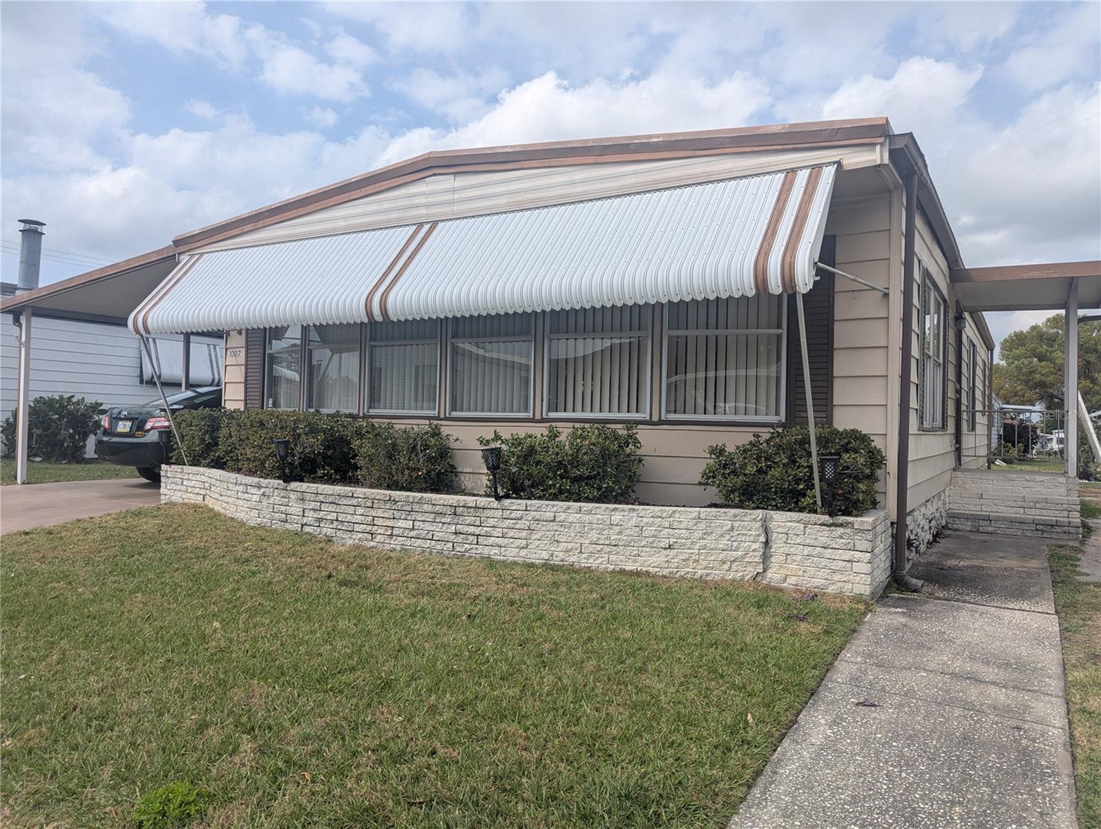 1007 Forest Lake Dr, FL