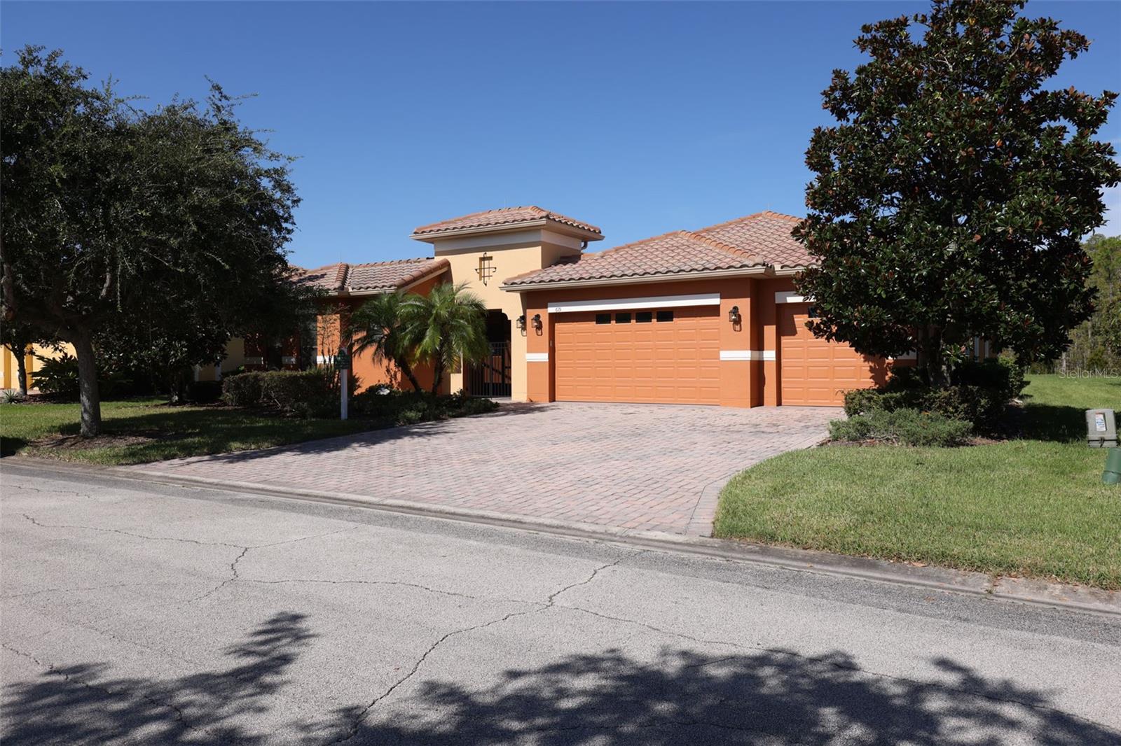 619 Tapatio Ln, FL