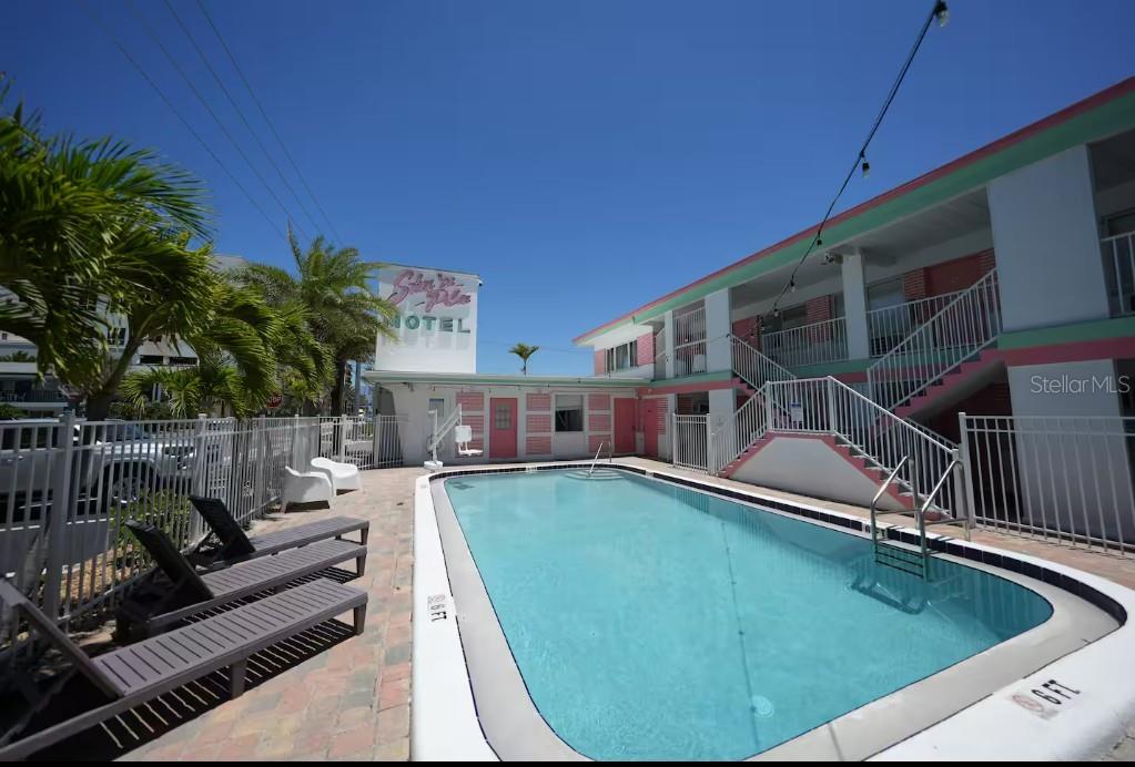 345 Hamden Dr, FL