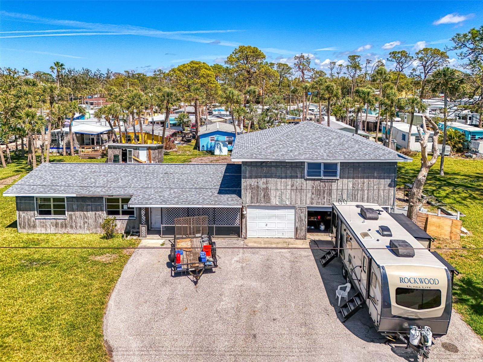698 & West Perry W Perry St, FL