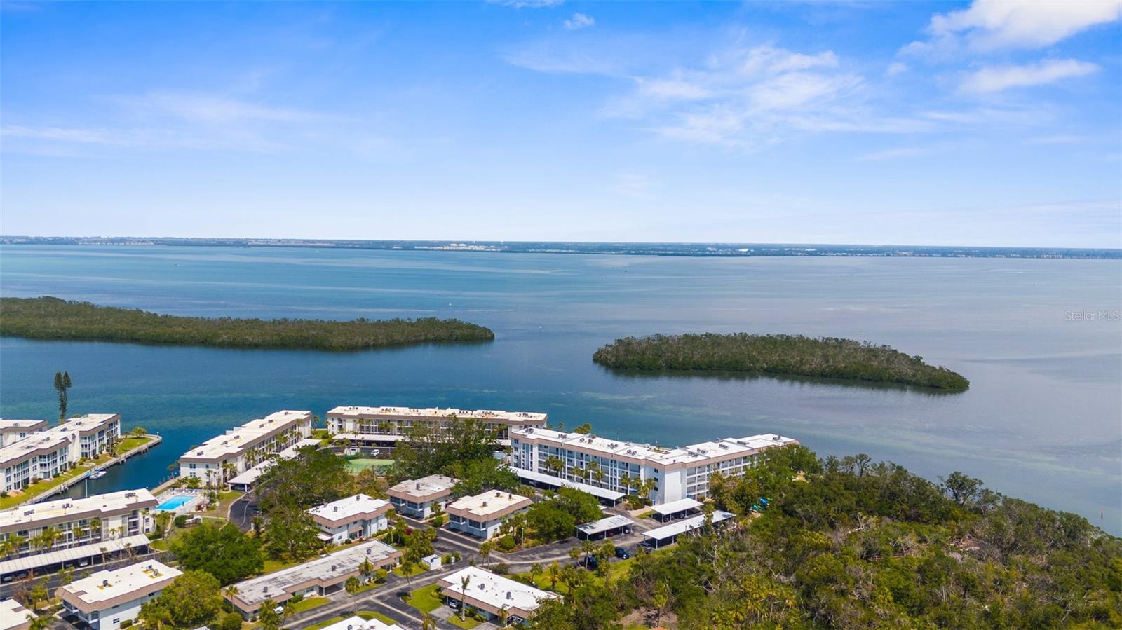 600 Sutton Place, FL