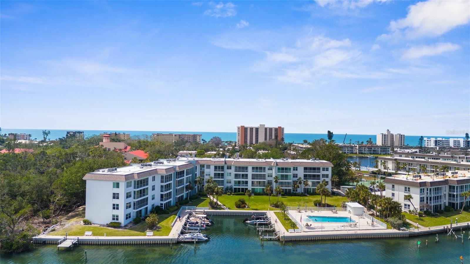 600 Sutton Place, FL