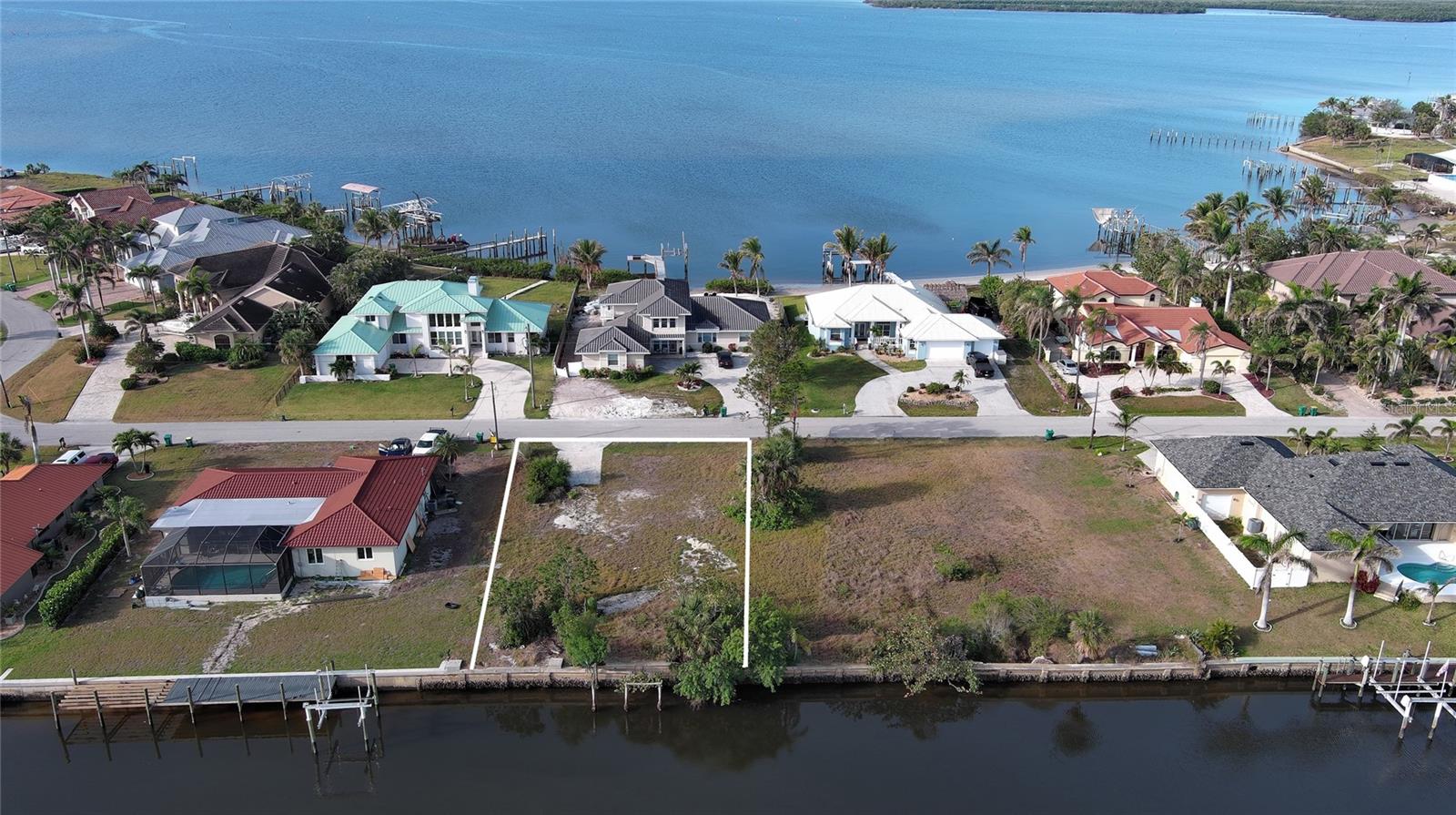 114 Graham St Se, FL