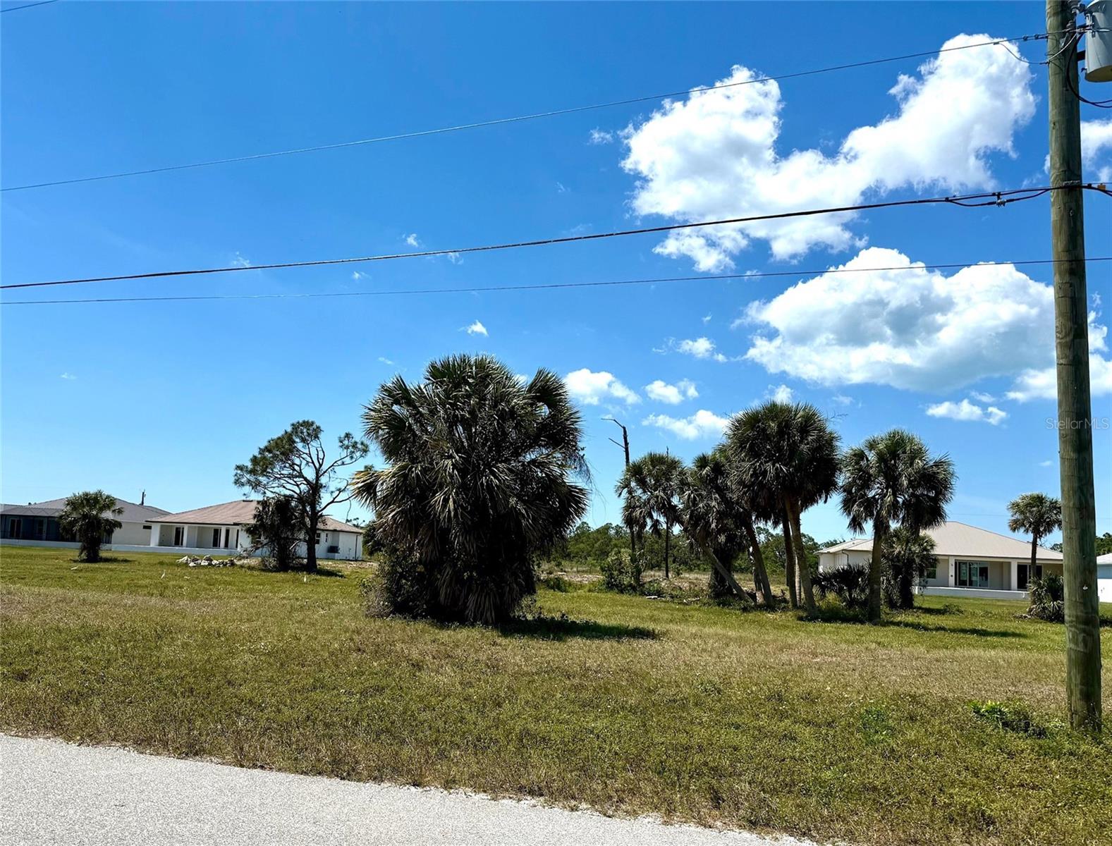 241 W Pine Valley Ln, FL