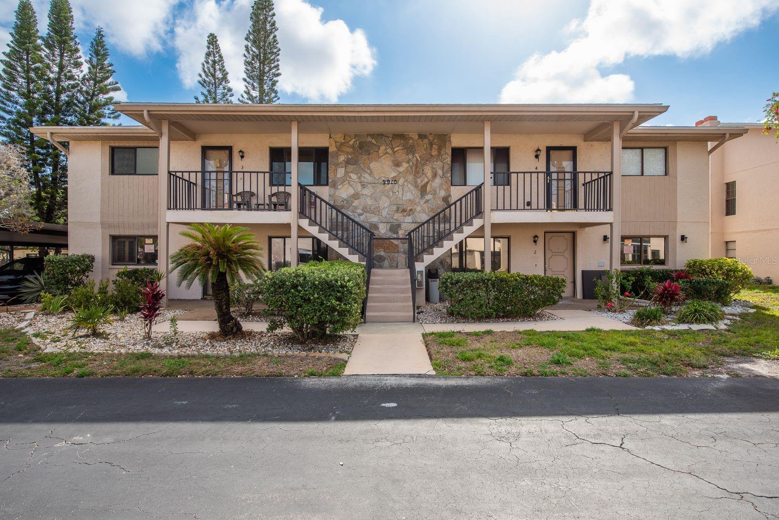 9910 Eagles Point Cir #3, FL