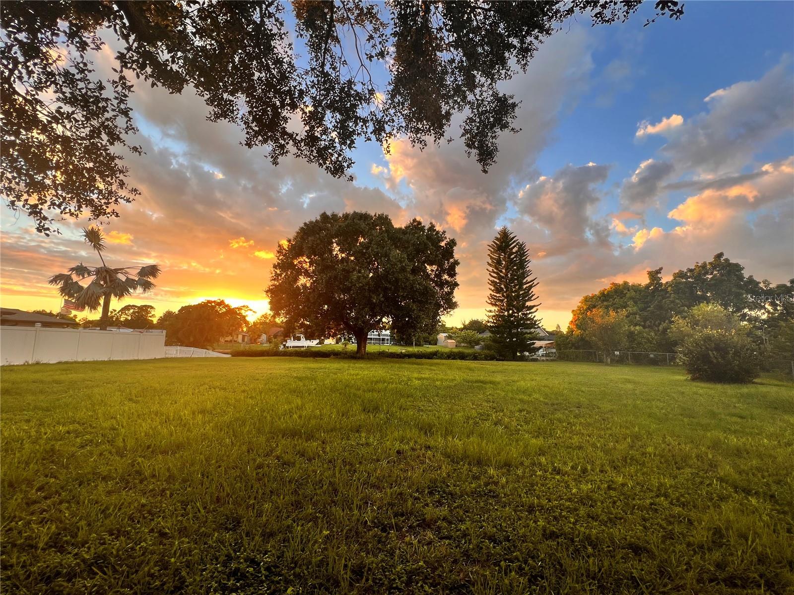 550 E Tarpon Blvd Nw, FL