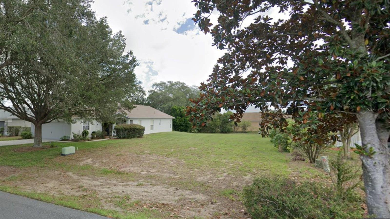 2215 N Brentwood Cir, FL