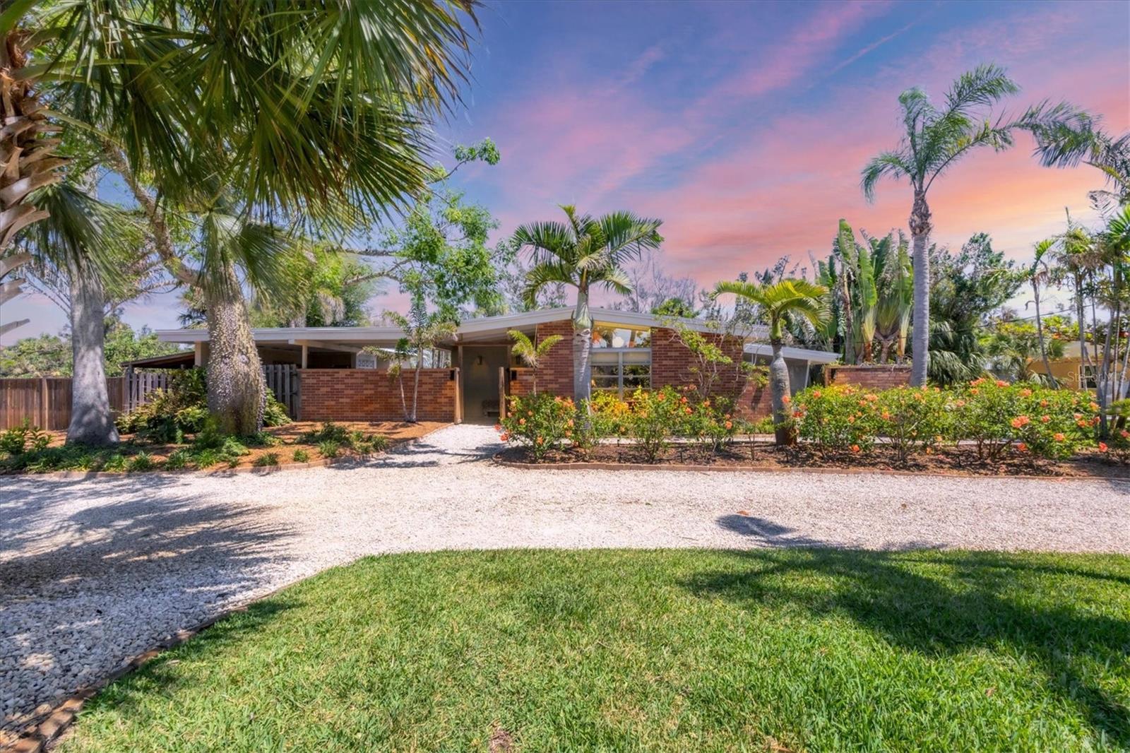 20 Spaniards Rd, FL