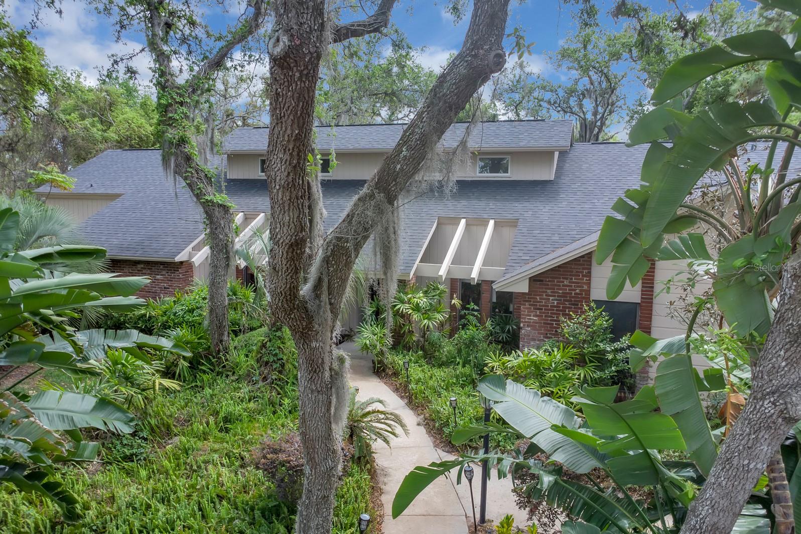 204 Green Lake Cir, FL