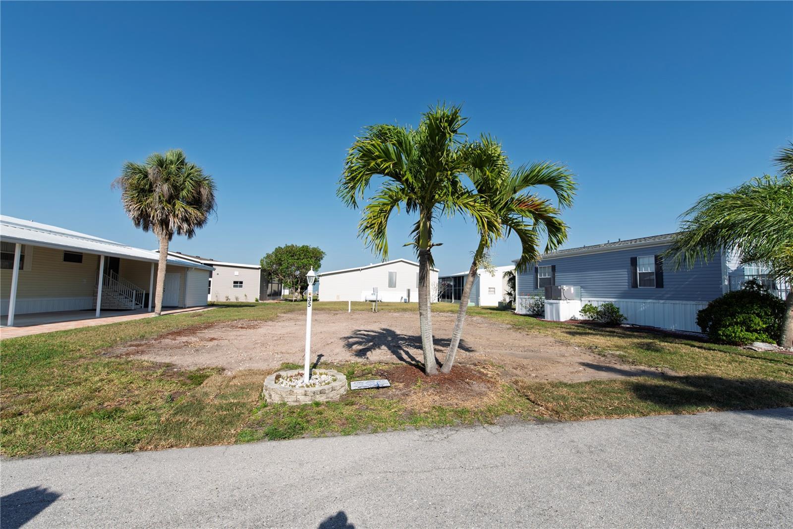 35 Amsterdam Ave, FL