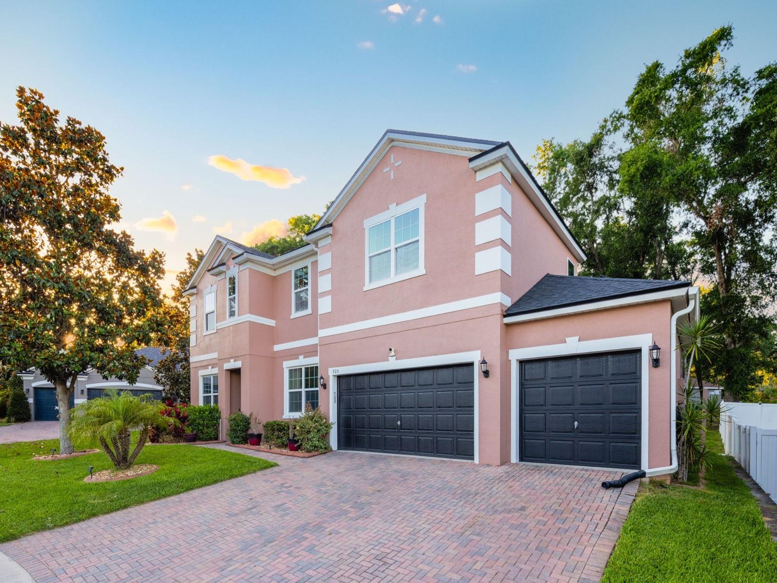 925 Counts Crest Circle, FL