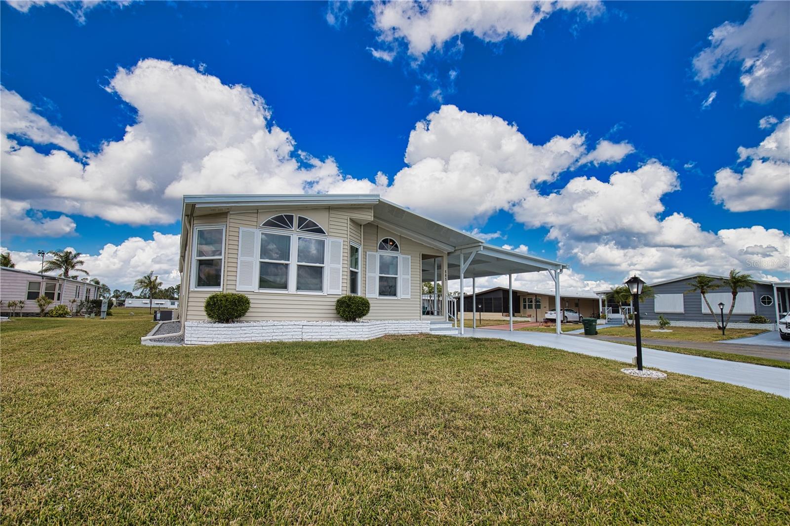 565 Madero, FL