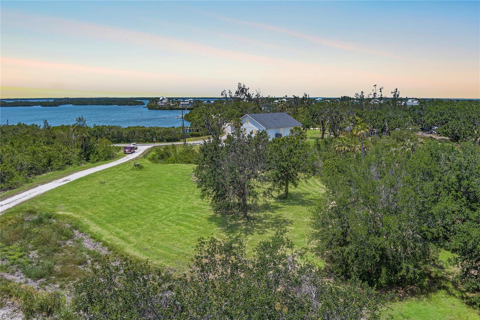 818 Bayou Point Ct, FL