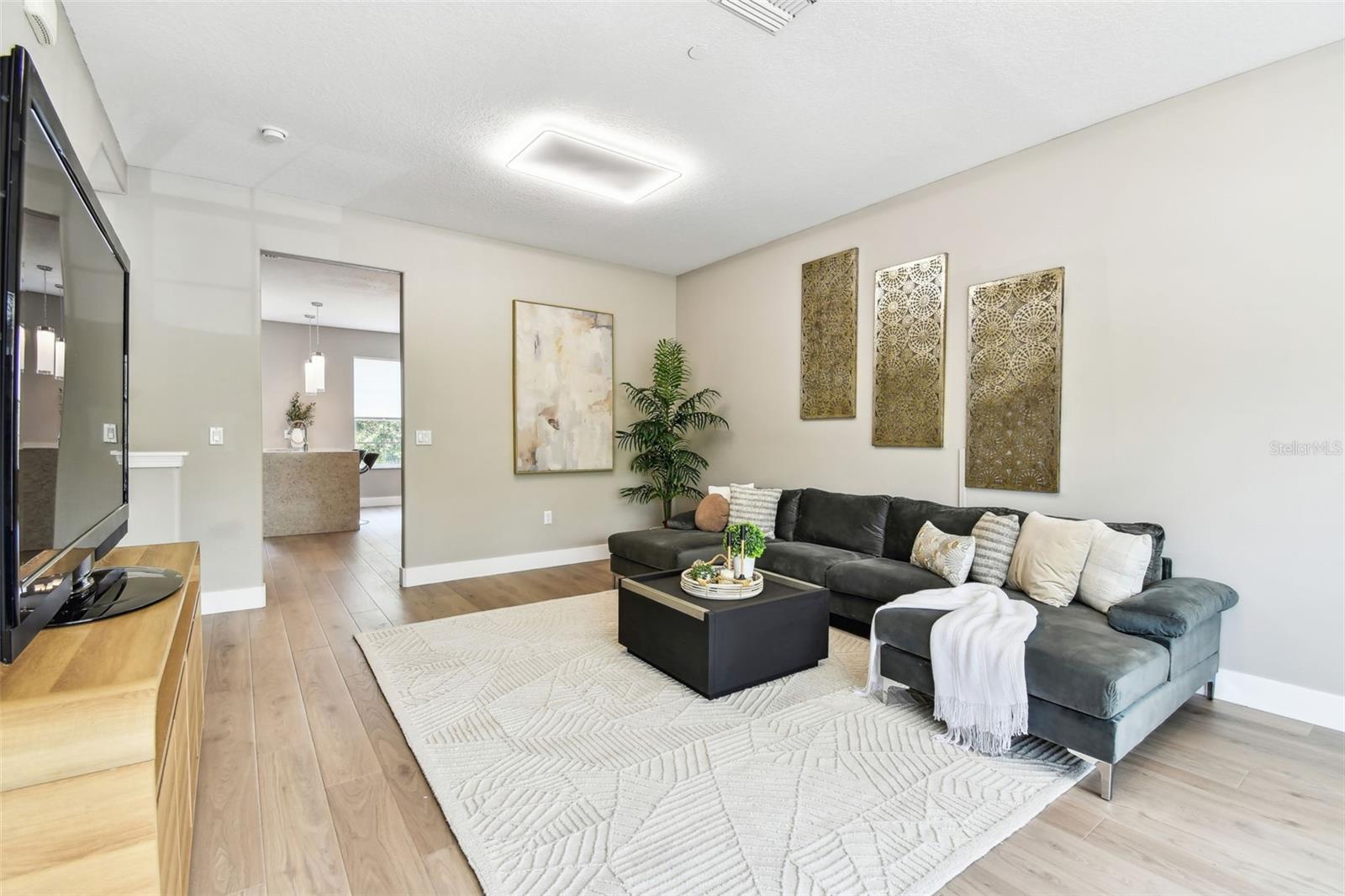 2547 Lexington Oak Drive, FL