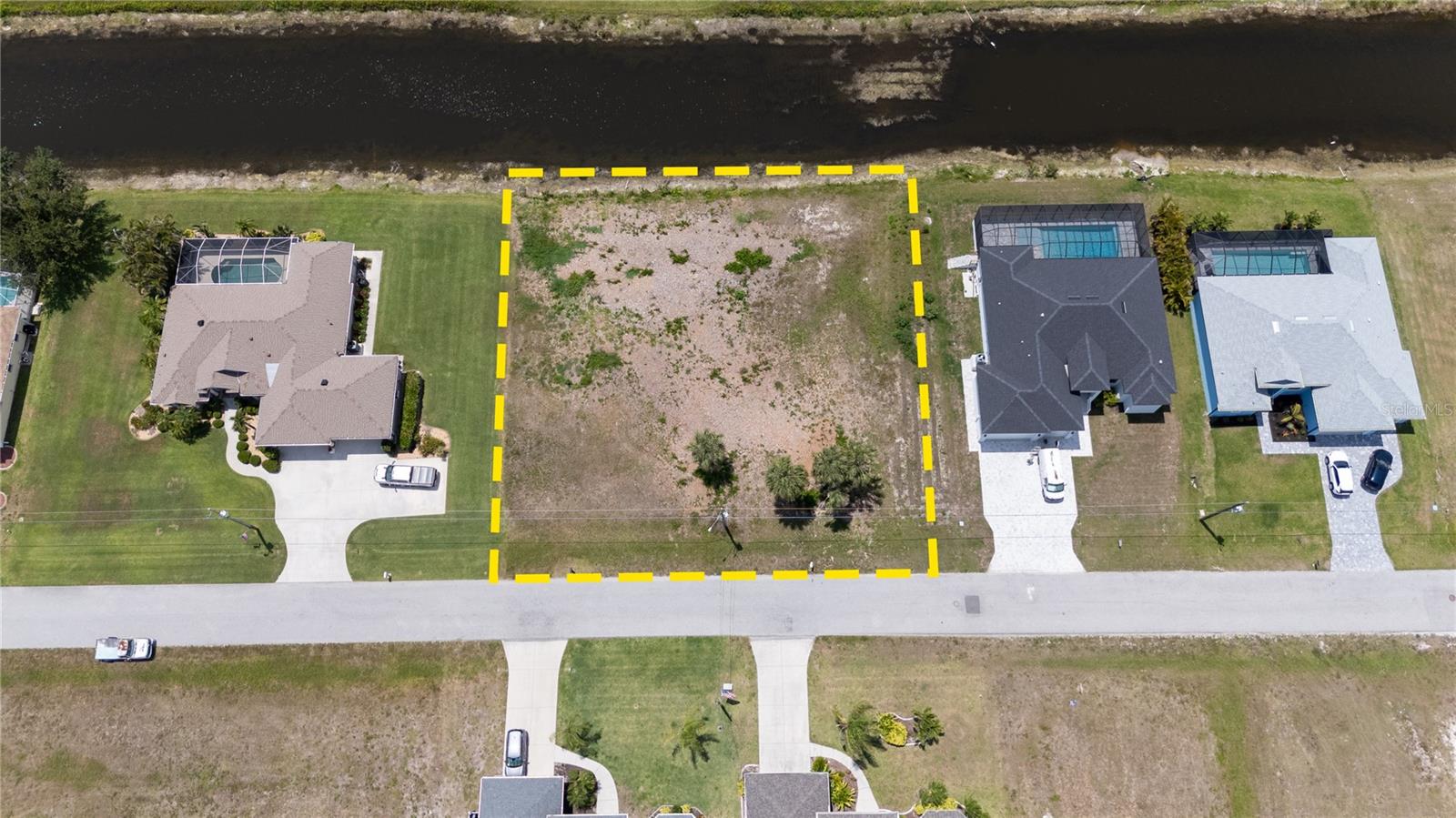 227 & 229 Tournament Rd, FL