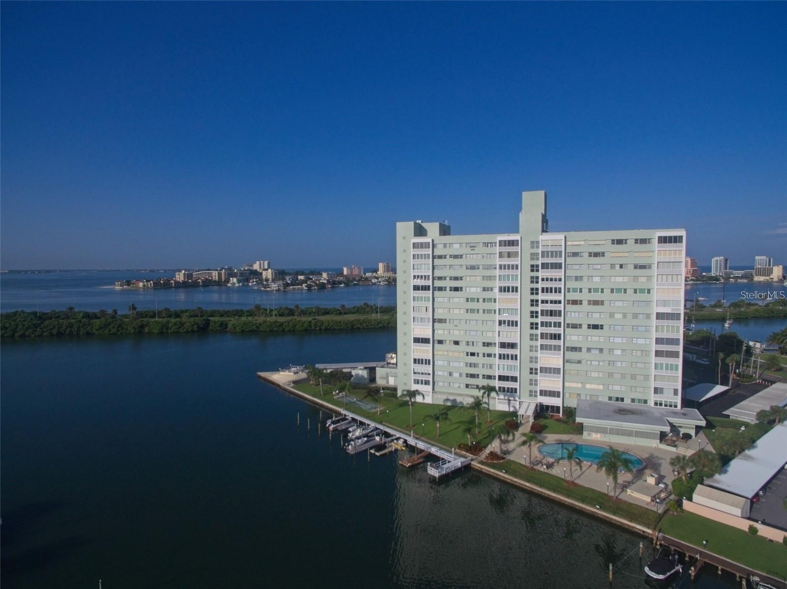 31 Island Way #1403, FL