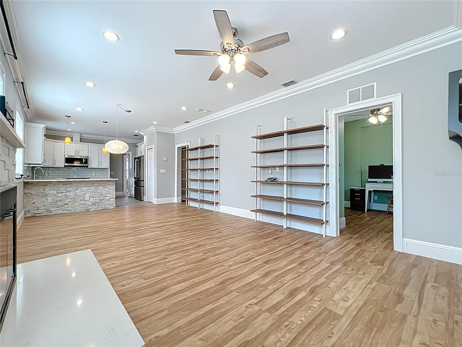 731 Guernsey Street, FL