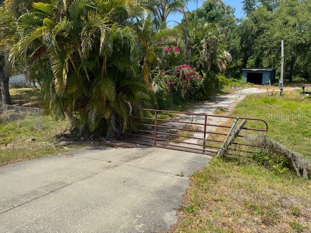 10709 E Bay Rd, FL