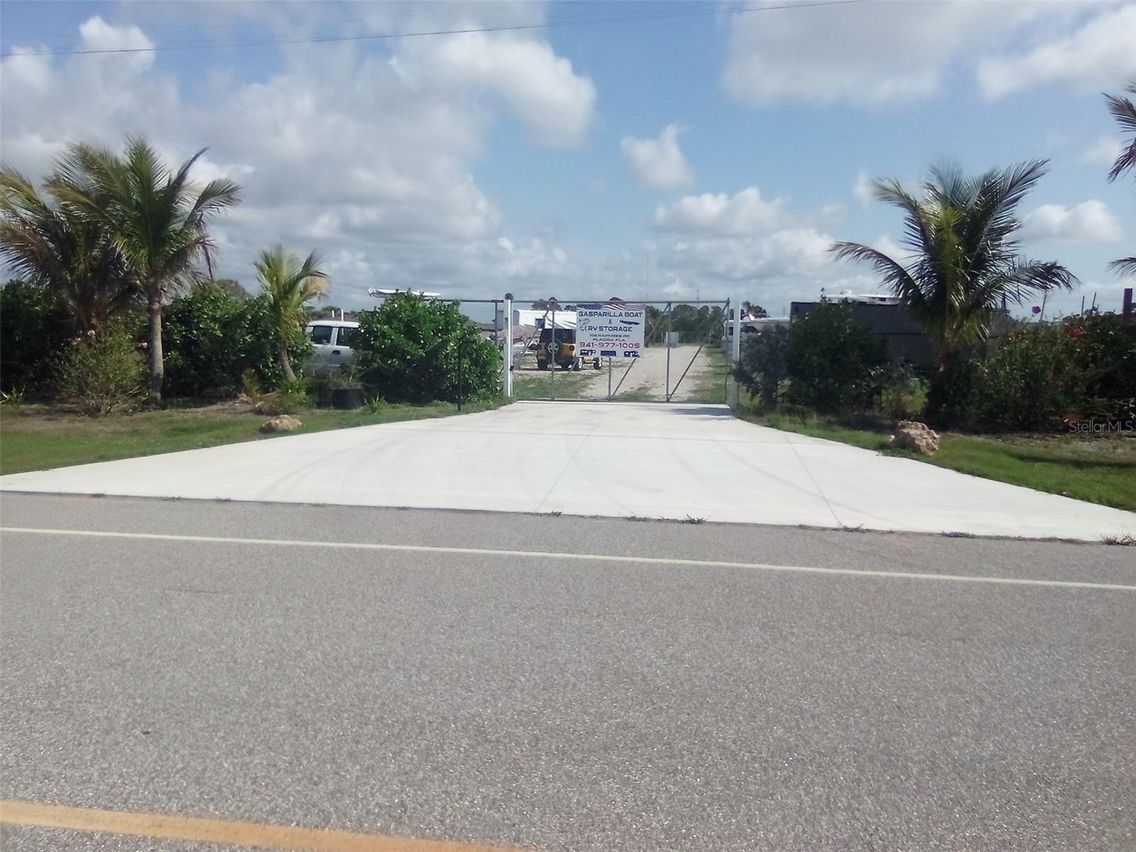 102 Harness Rd, FL