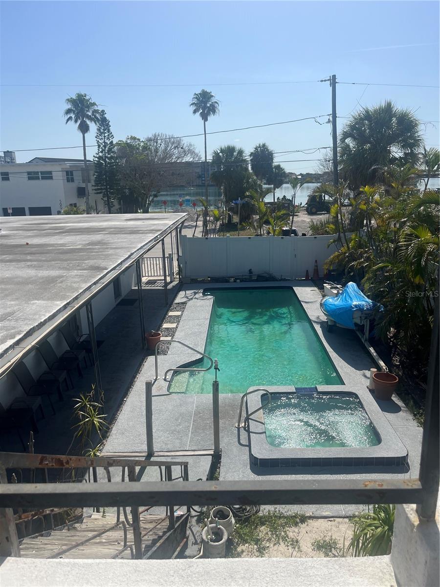580 Bay Esplanade, FL