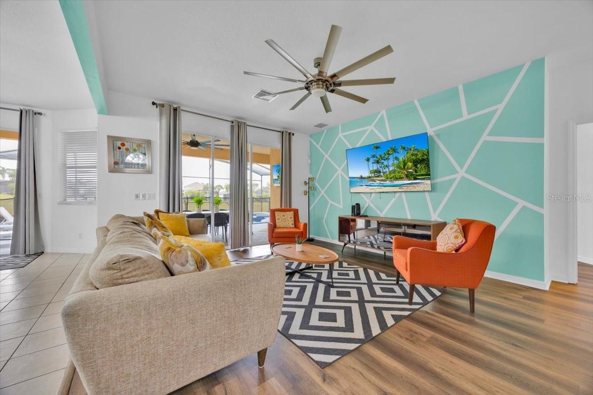 303 Plumoso Loop, FL