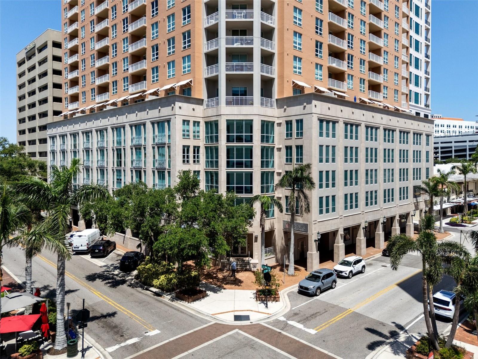 1350 Main Street, FL