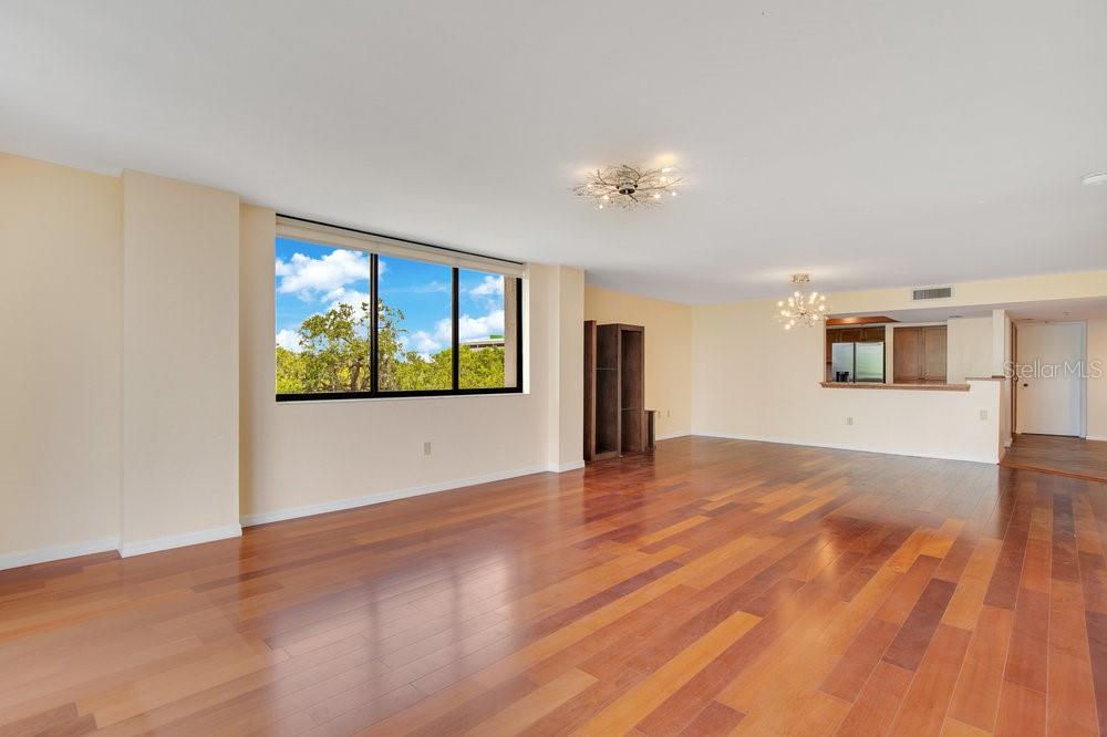 530 Central Boulevard, FL