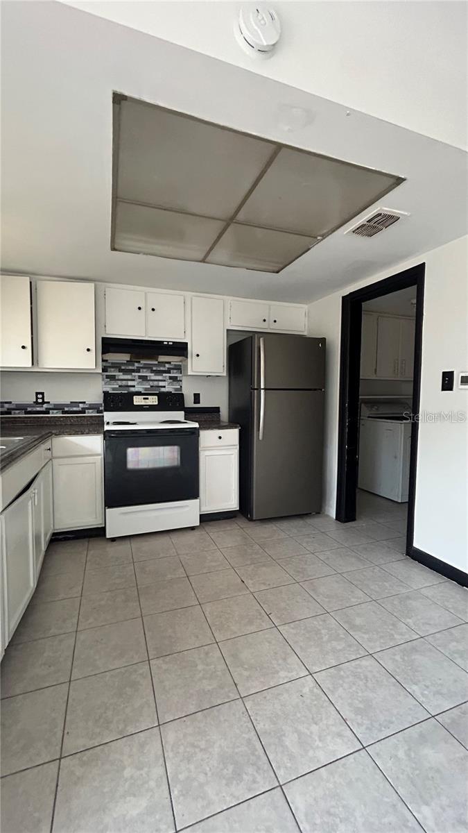 2235 Silver Pines Place, FL