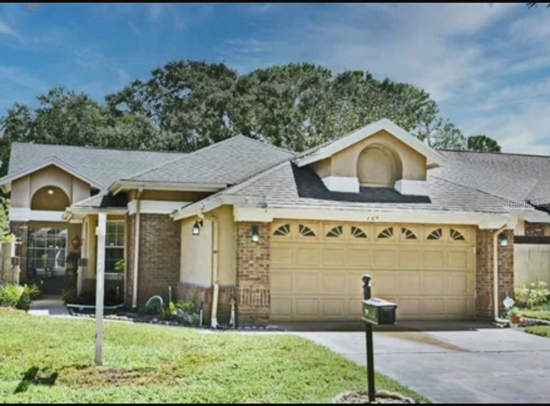 724 Barrington Cir, FL