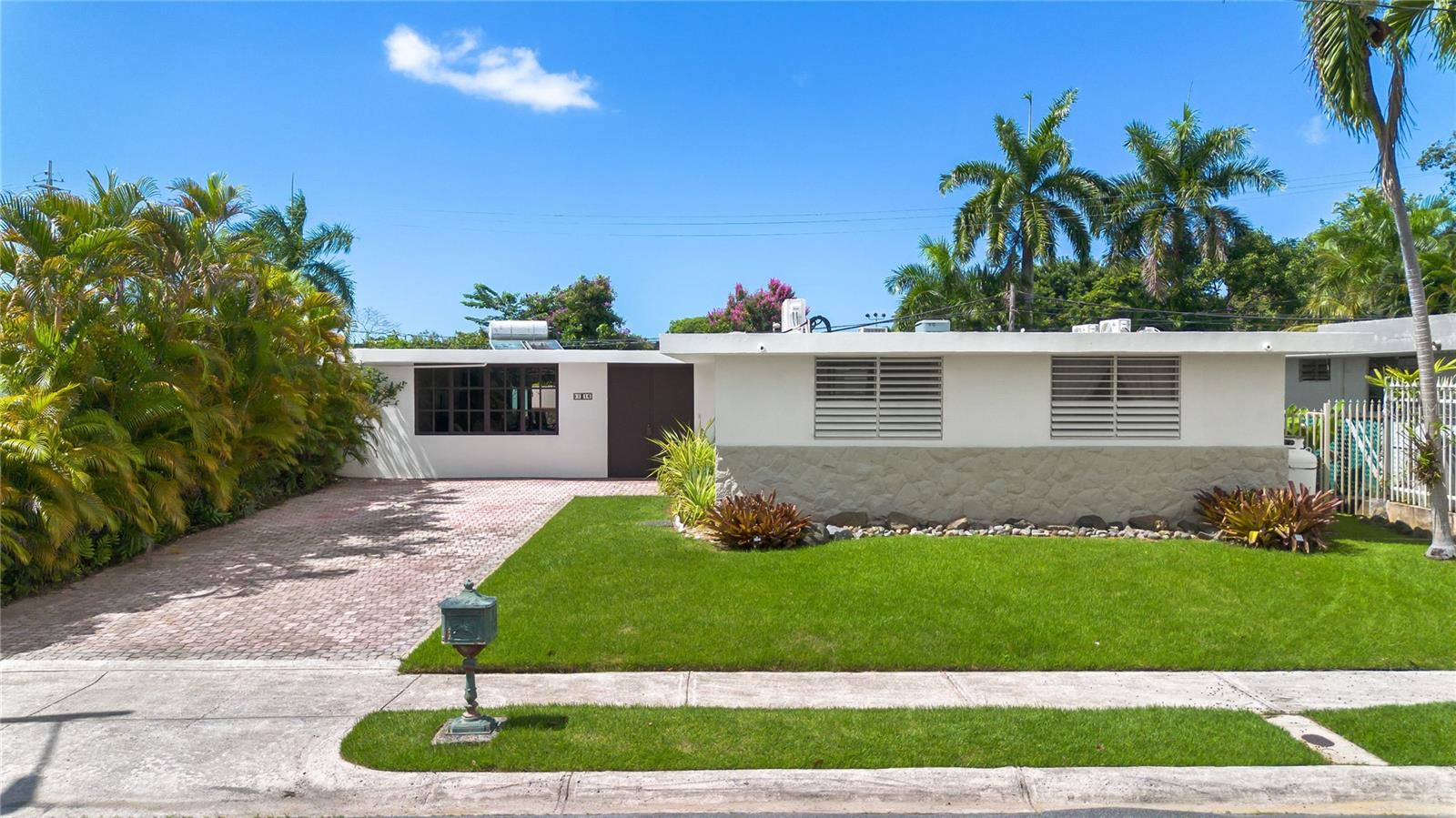 Urb. Torrimar Paseo De La Alhambra, PR