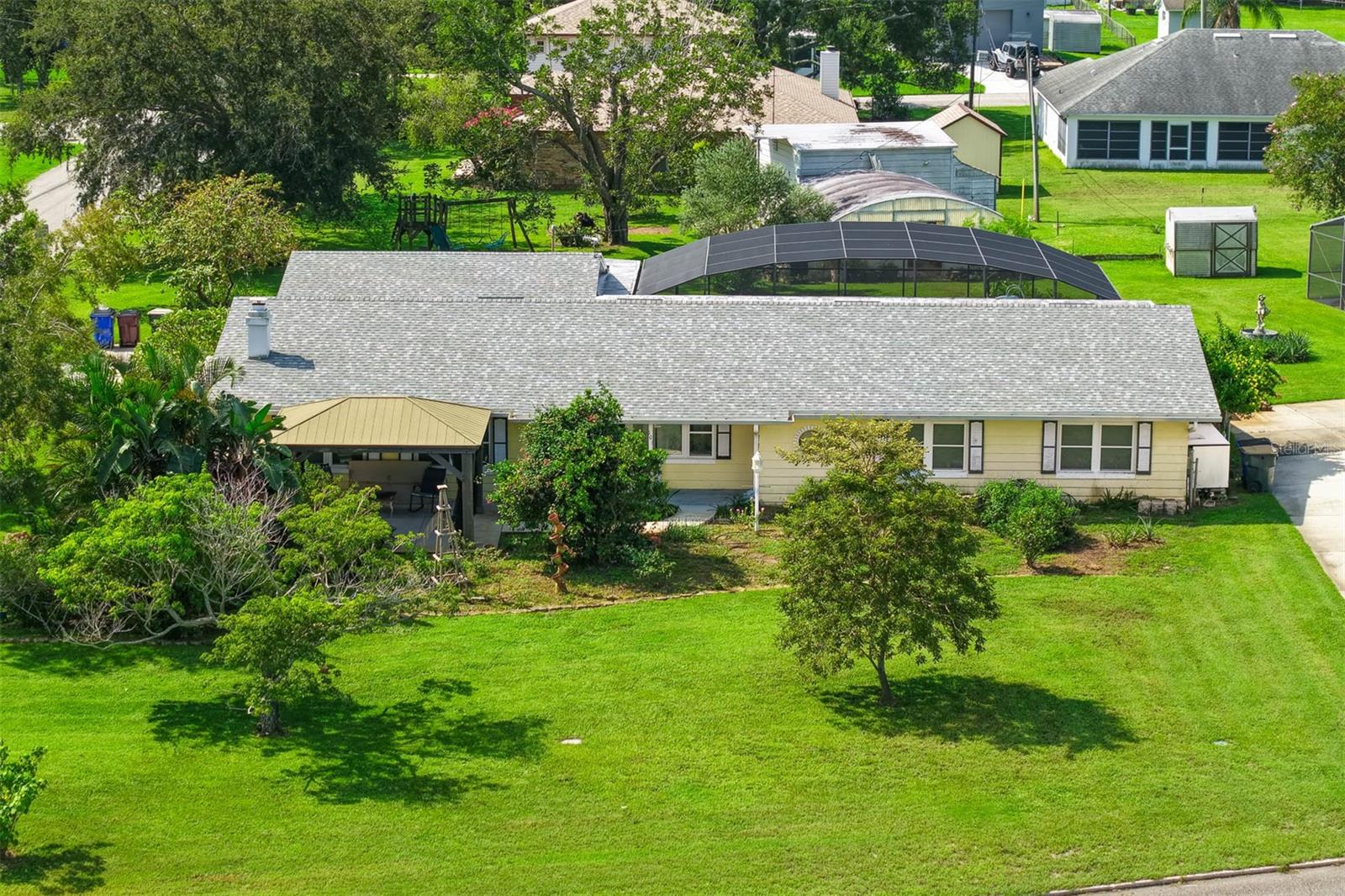 101 Lakeshore Blvd, FL