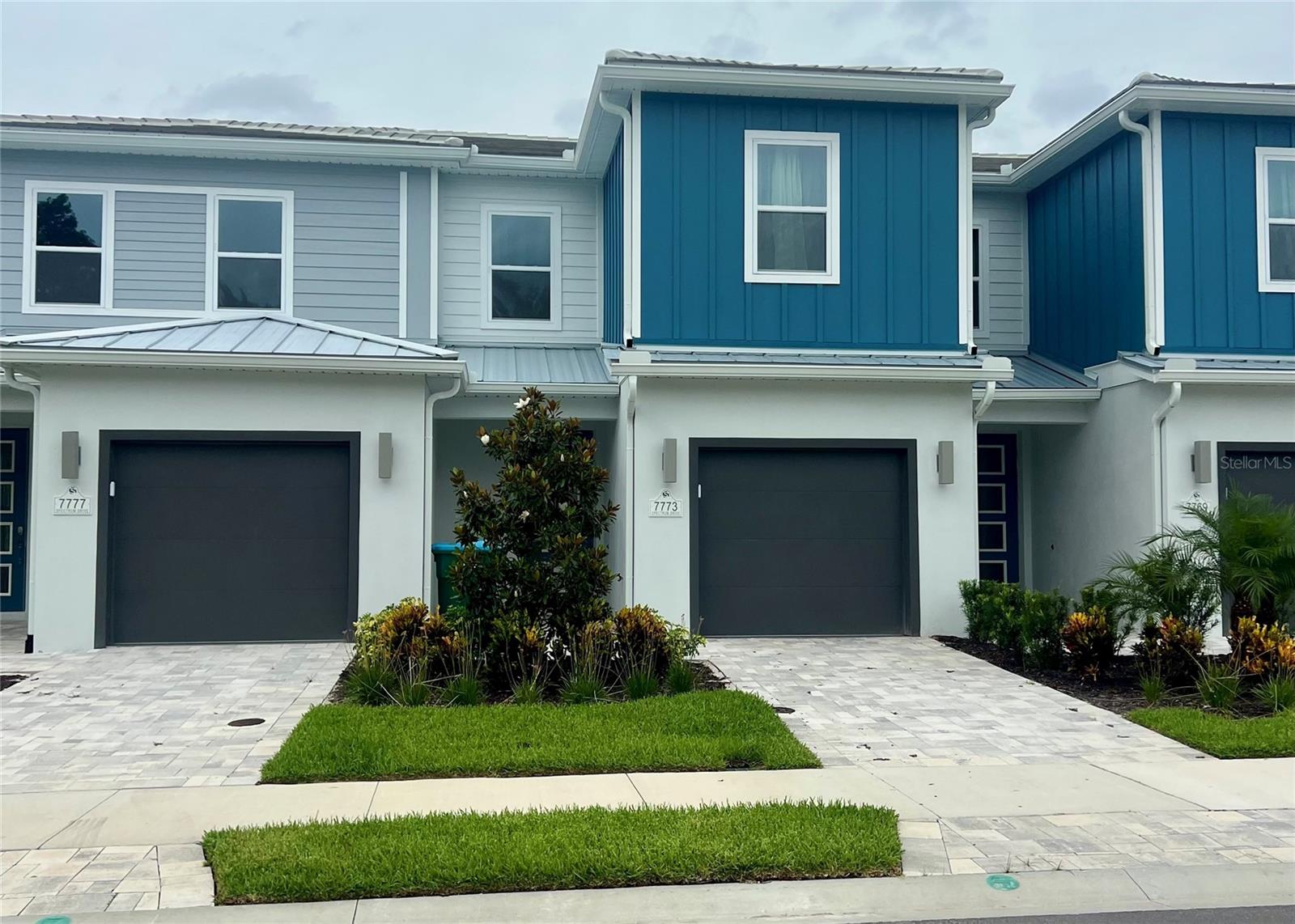 7773 Spectrum Dr, FL