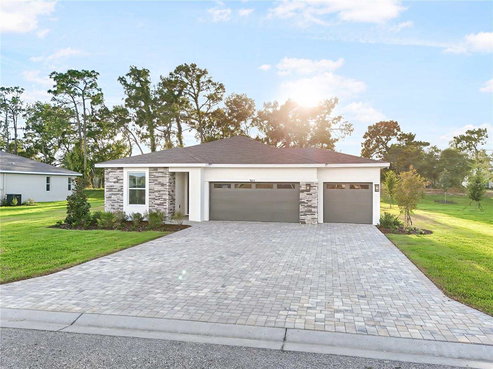 9127 Players Dr, FL