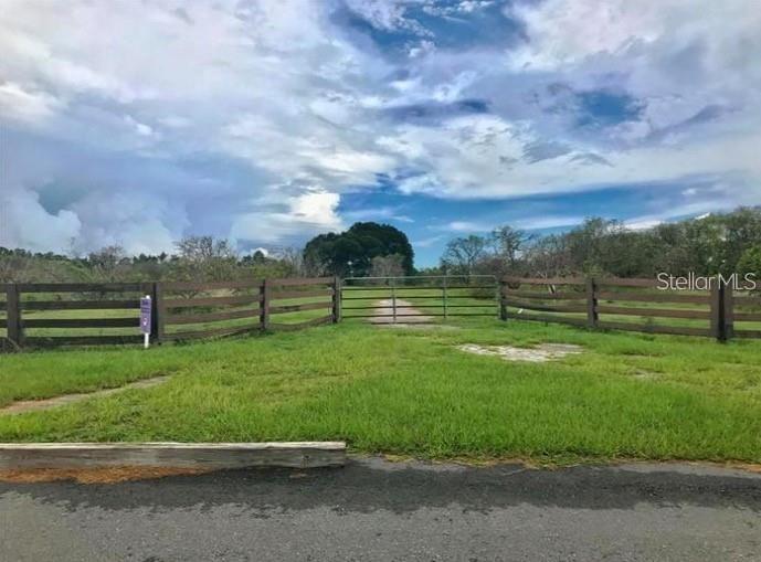 17902 Seidner Rd, FL