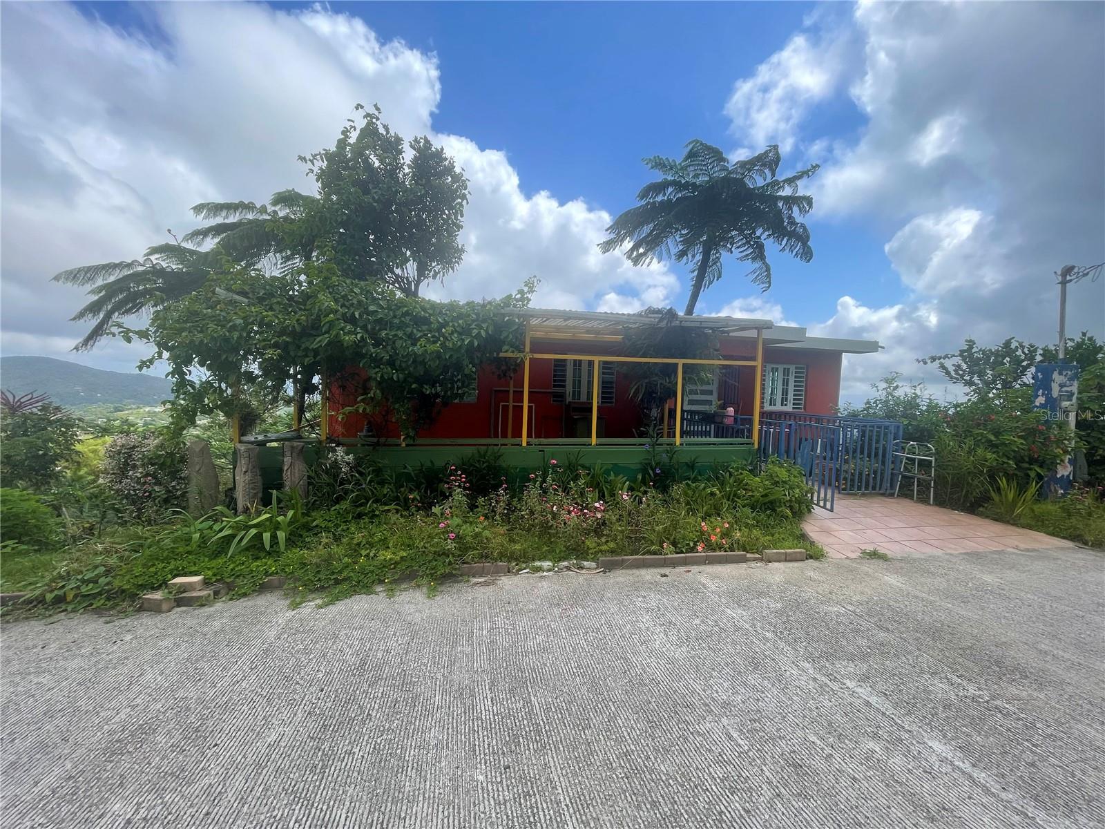 1 Los Pinos, PR