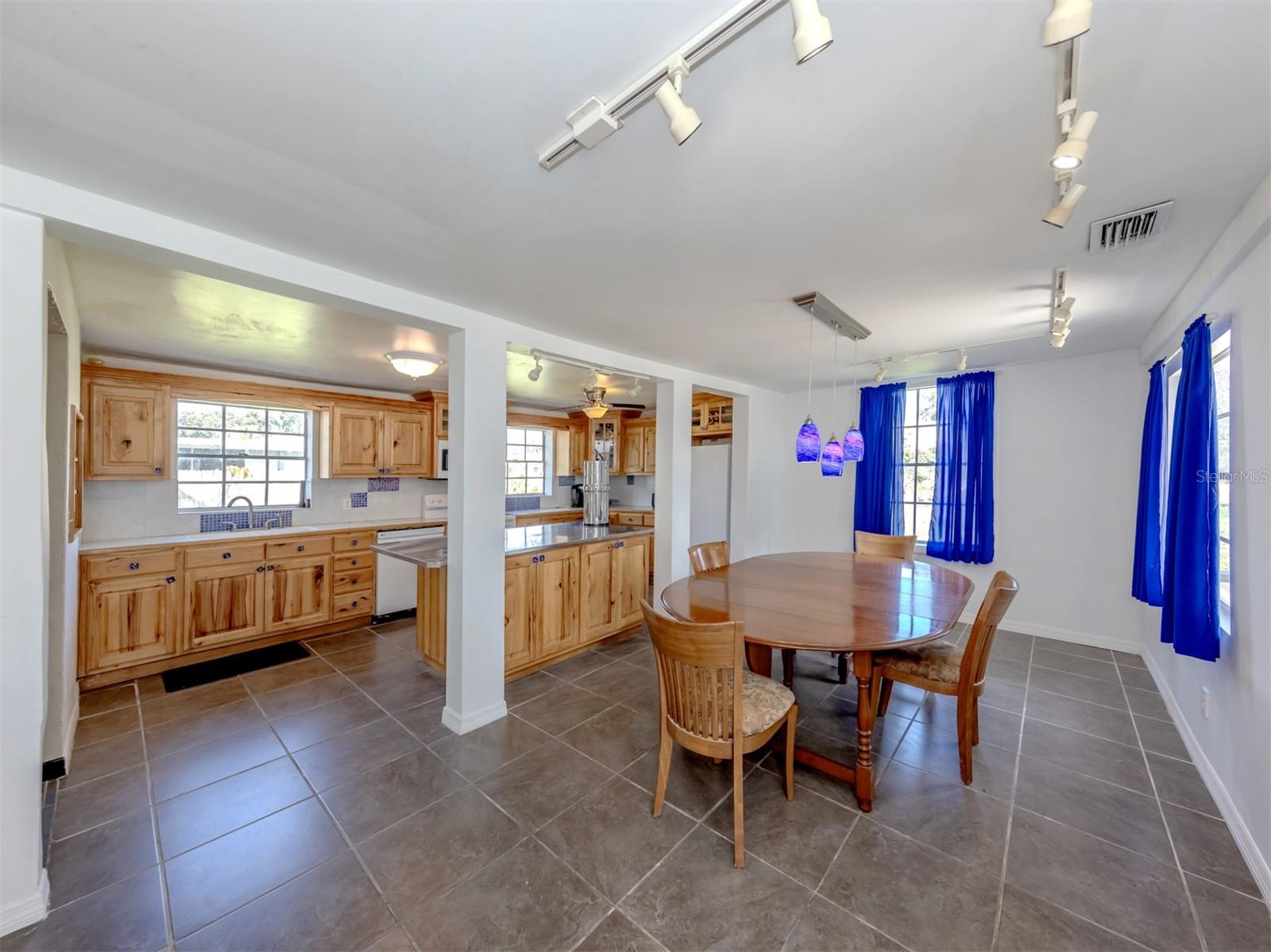 305 Chauncey Avenue, FL