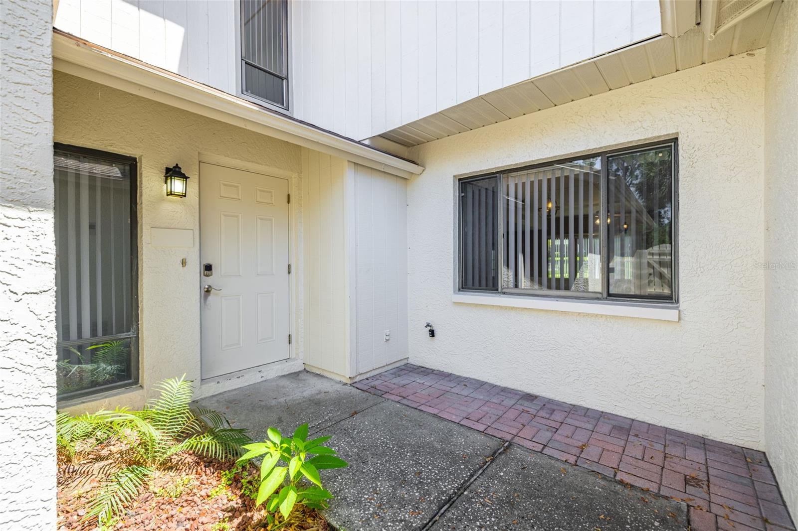 498 Lakeview Drive, FL