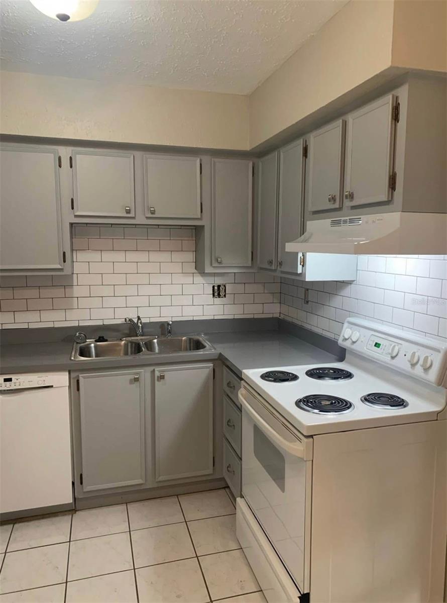 1025 Apollo Beach Boulevard, FL
