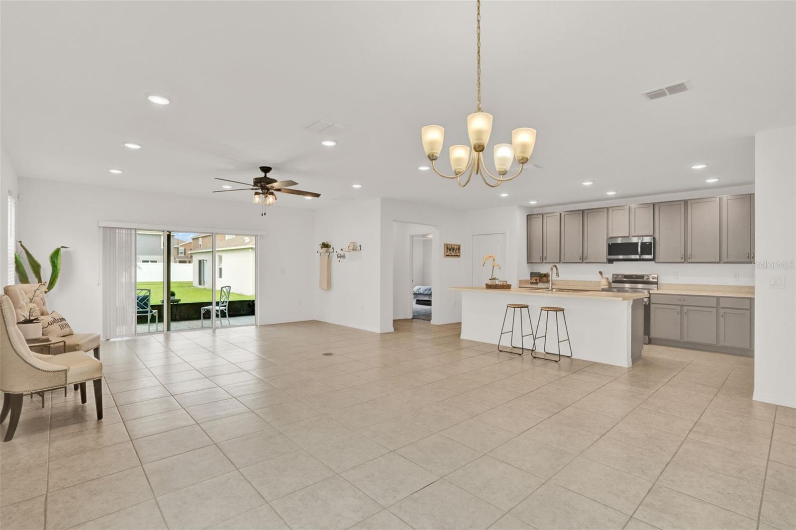 554 Pawnee Court, FL