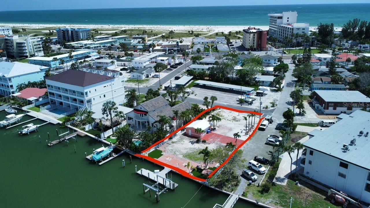 11855 1st St E, FL