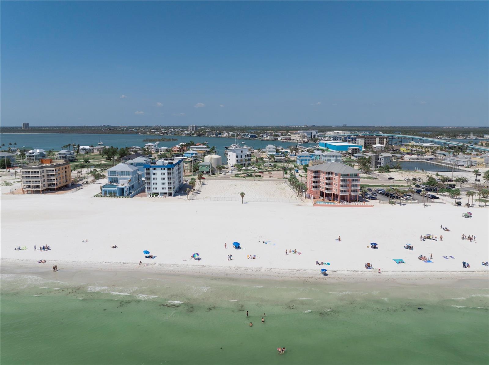 800-802 Estero Blvd, FL