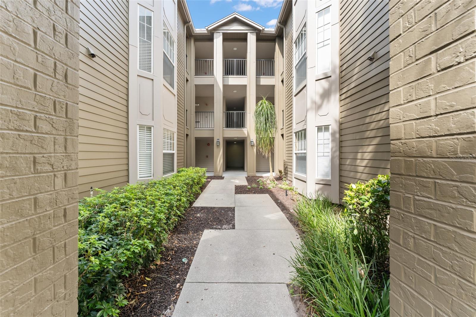 420 Summit Ridge Pl #200, FL
