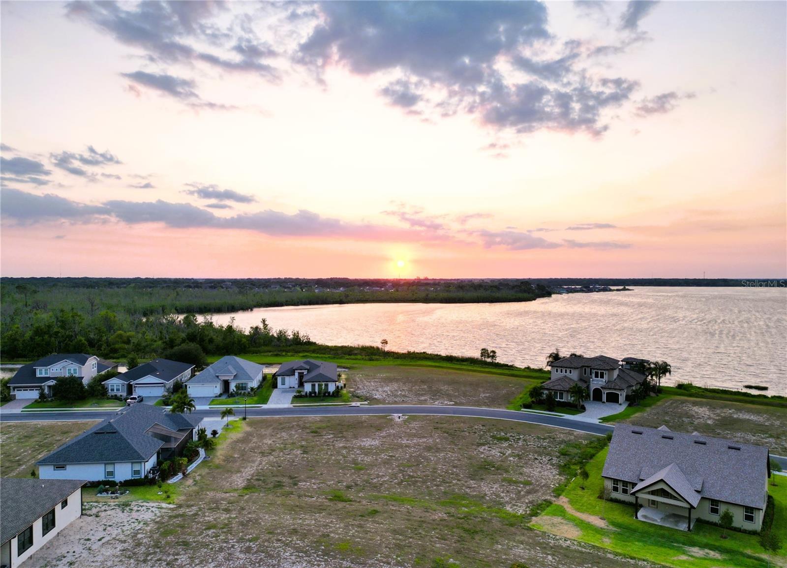 512 Adams View Lane, FL