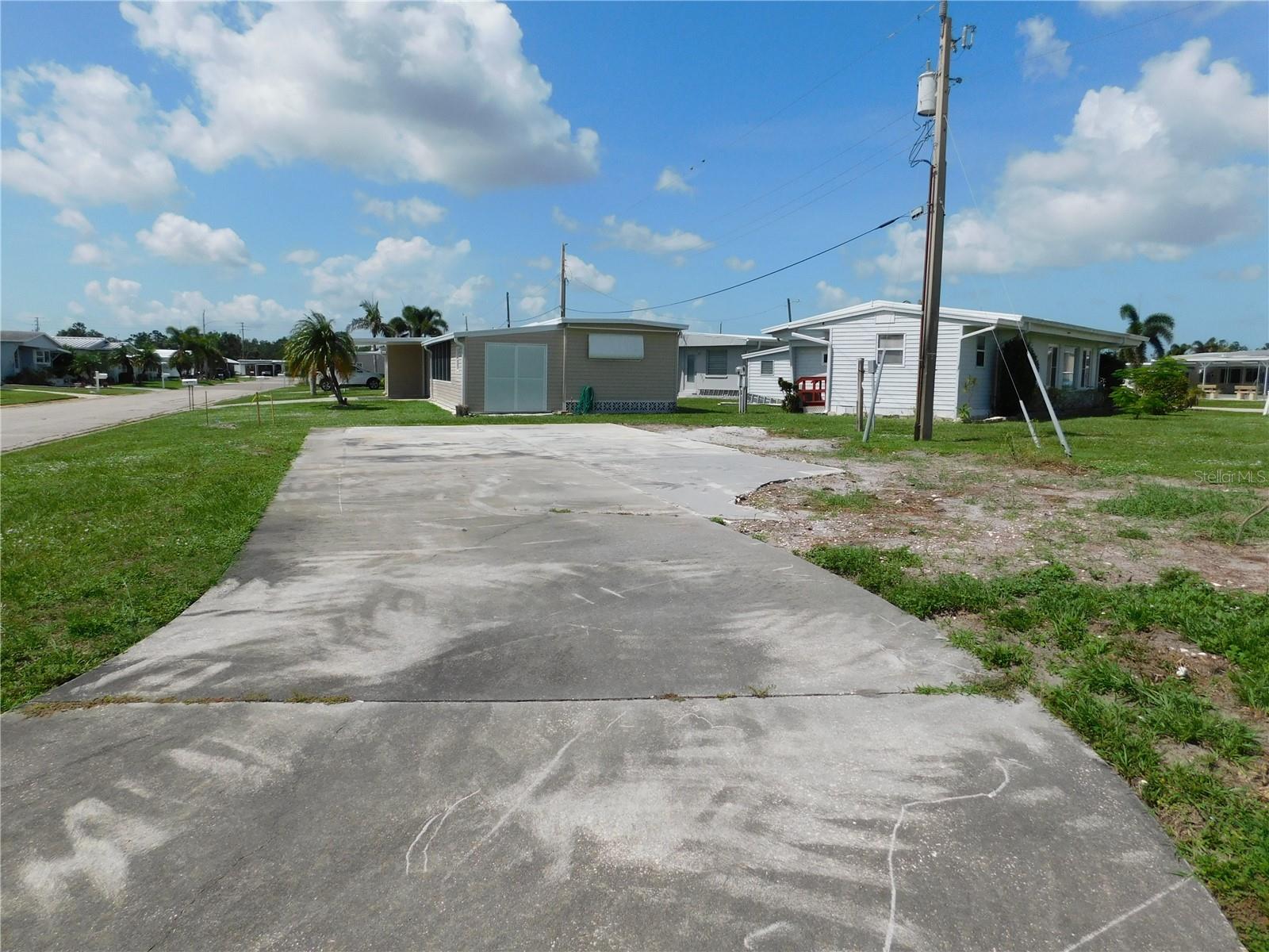 1205 43rd Avenue Drive, FL
