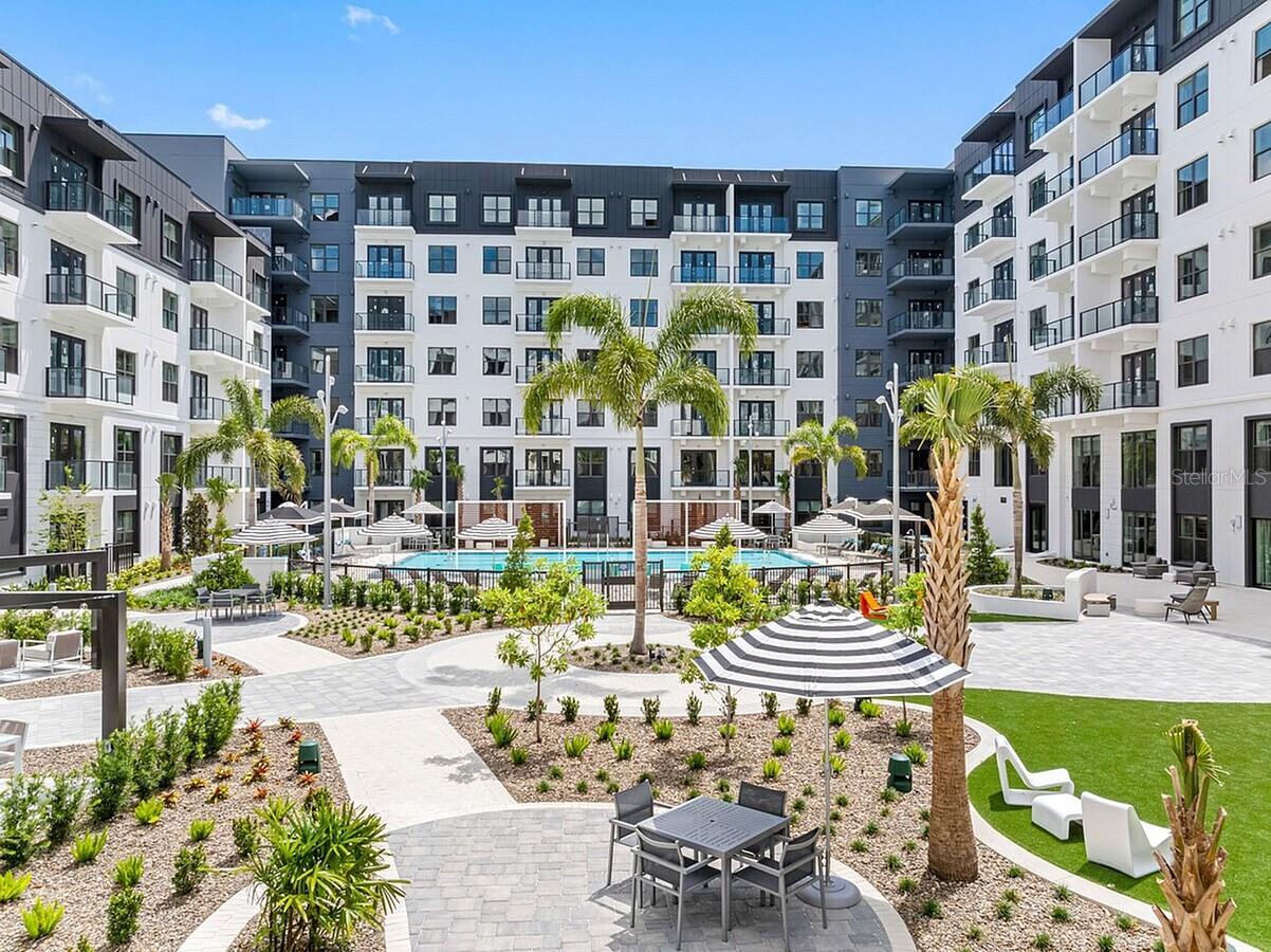 425 Centerpointe Circle, FL