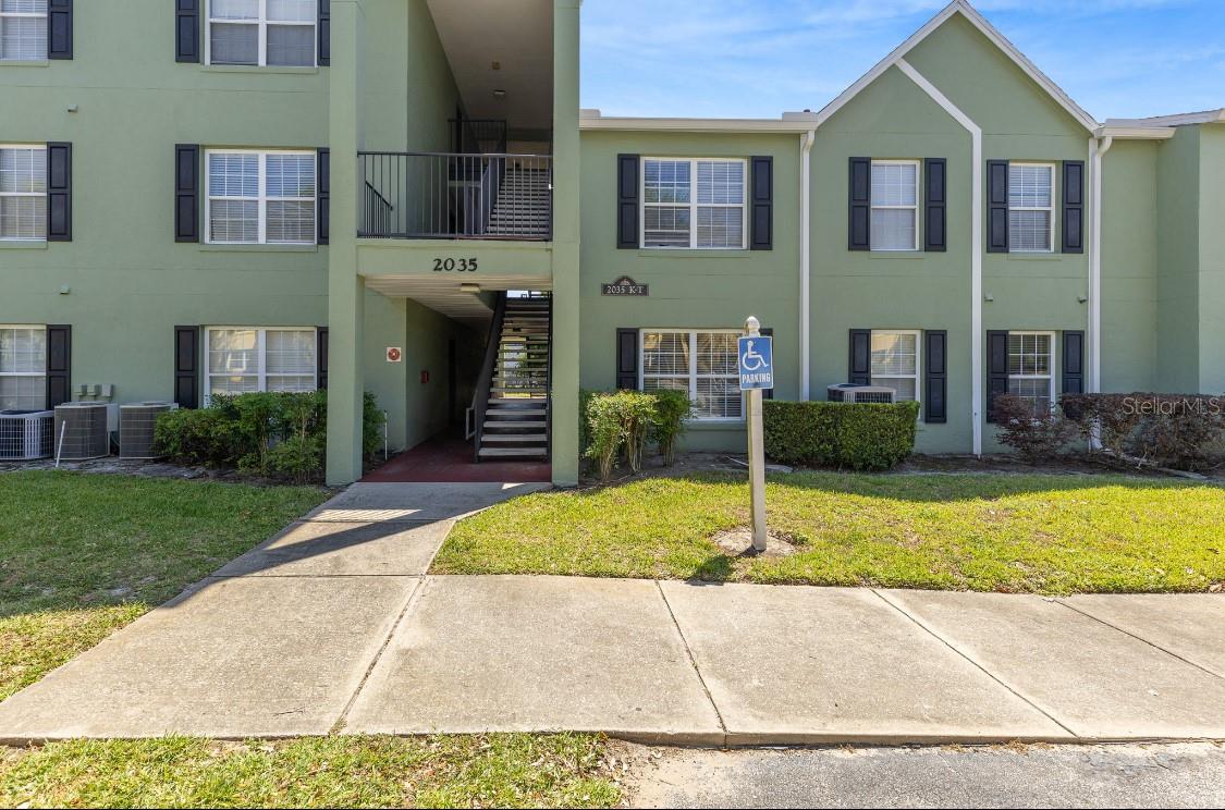 2035 Dixie Belle Drive, FL