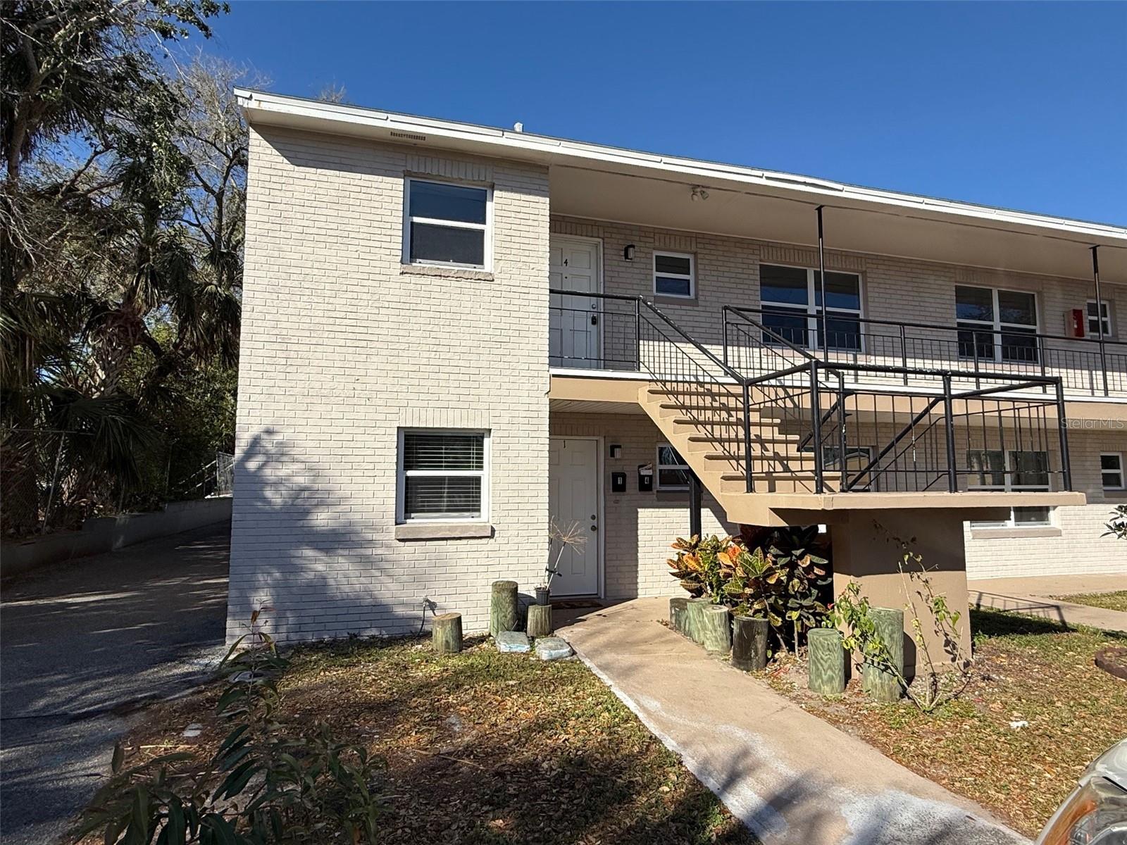 805 Louisville Street, FL