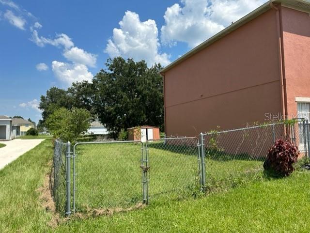 558 Maricopa Dr, FL