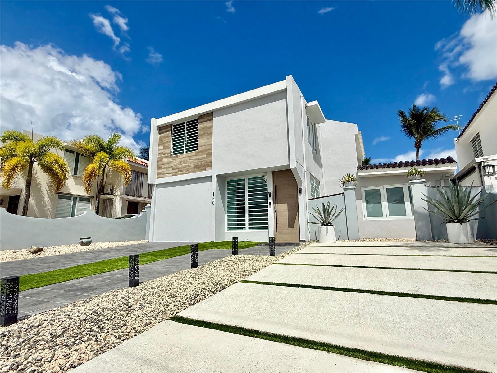 955 C1 East, PR