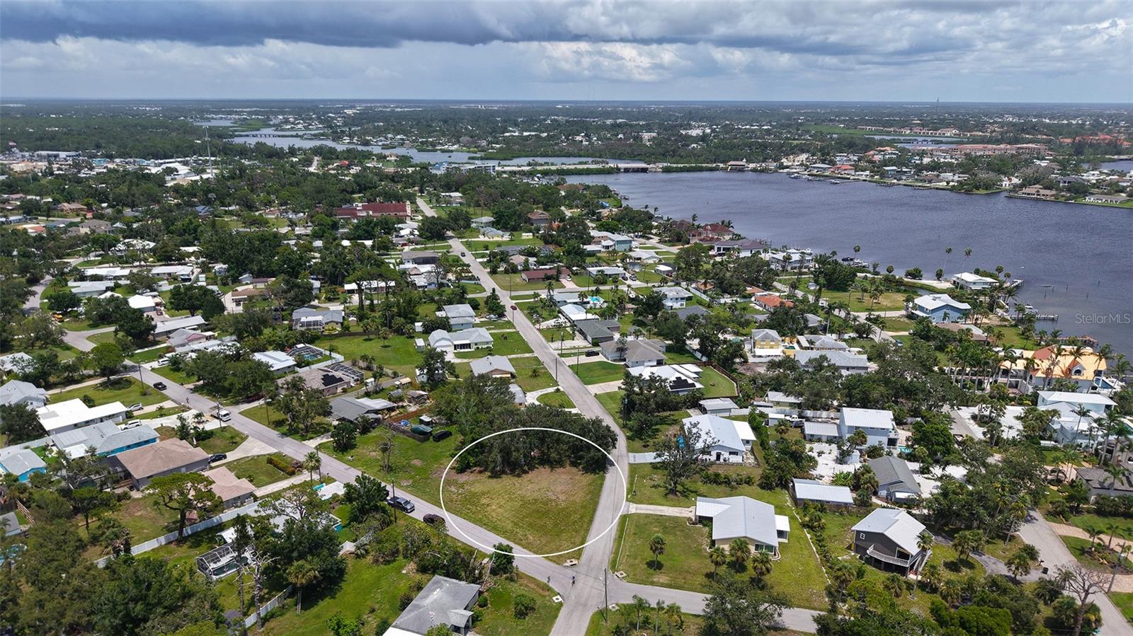 513 Pine Road, FL